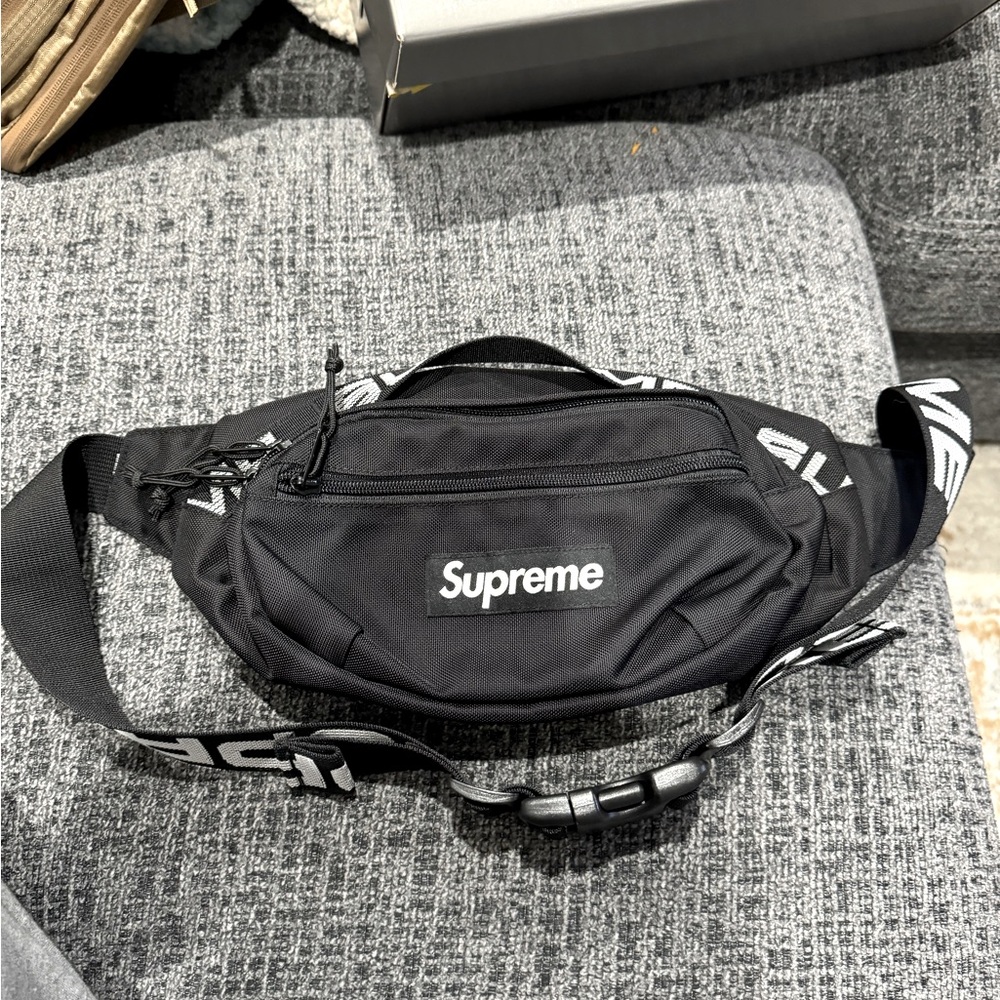 Supreme waist bag (ss18)